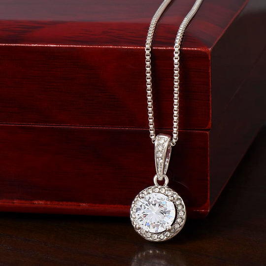 MOM'S STUNNING PENDANT NECKLACE